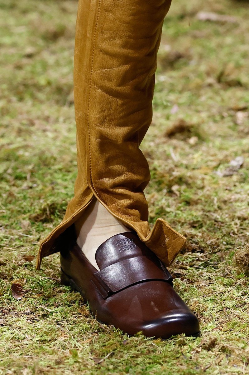 Shoe 13