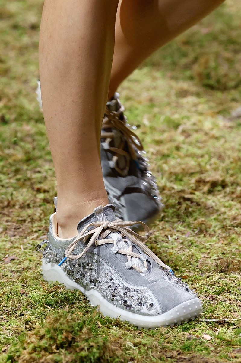 Shoe 18