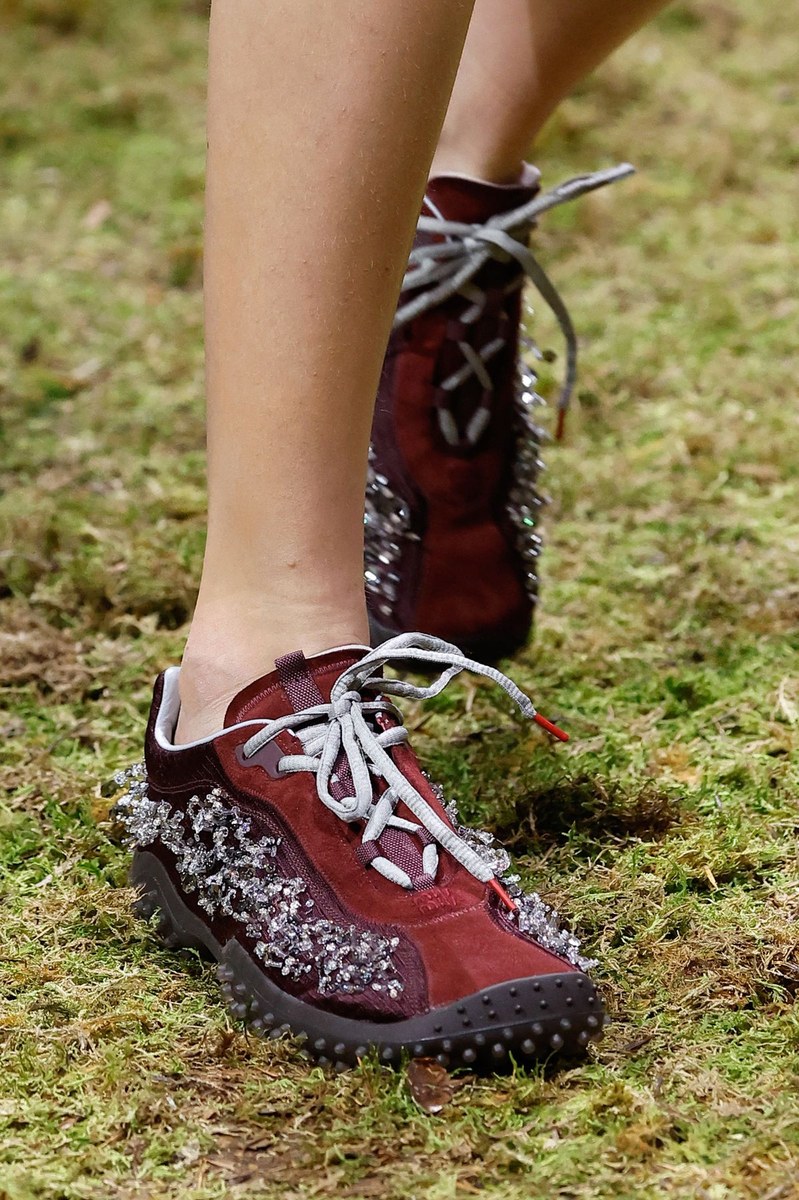 Shoe 19