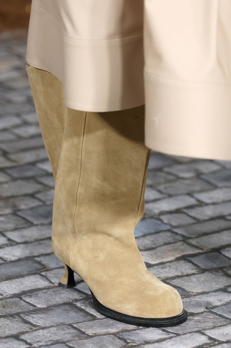 Shoe 6