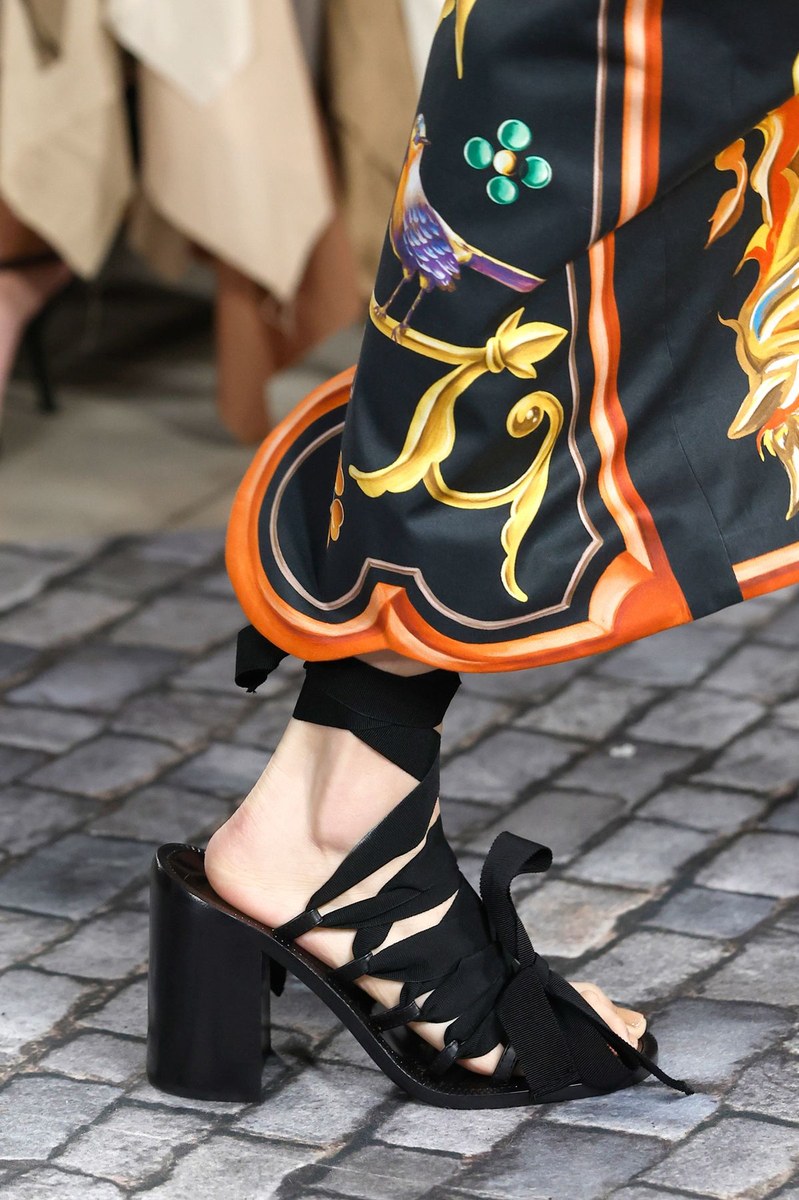 Shoe 11