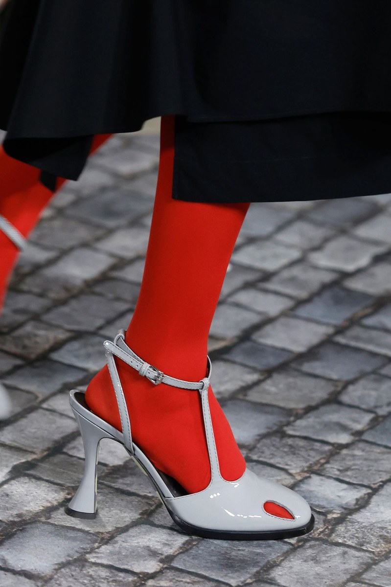 Shoe 31