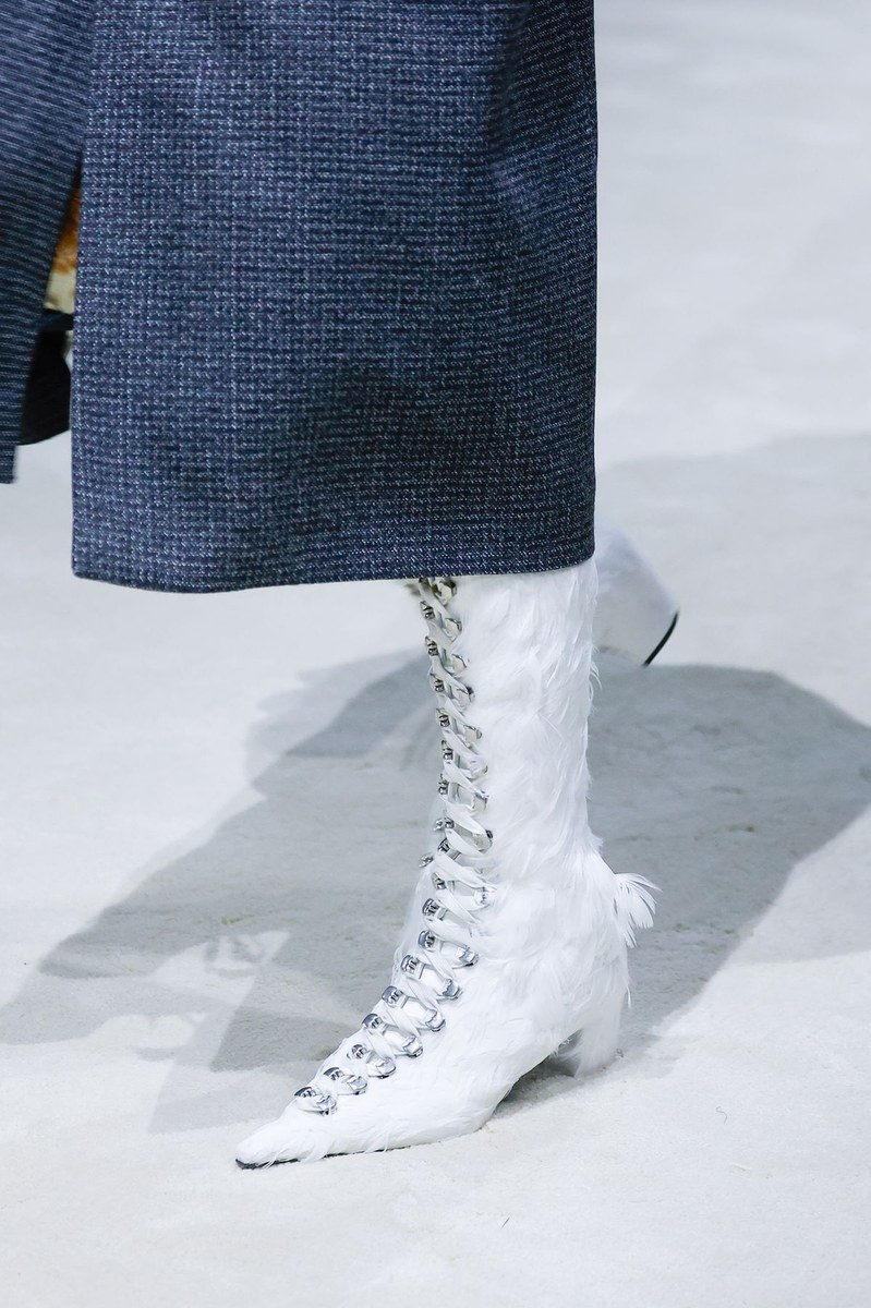 Shoe 10