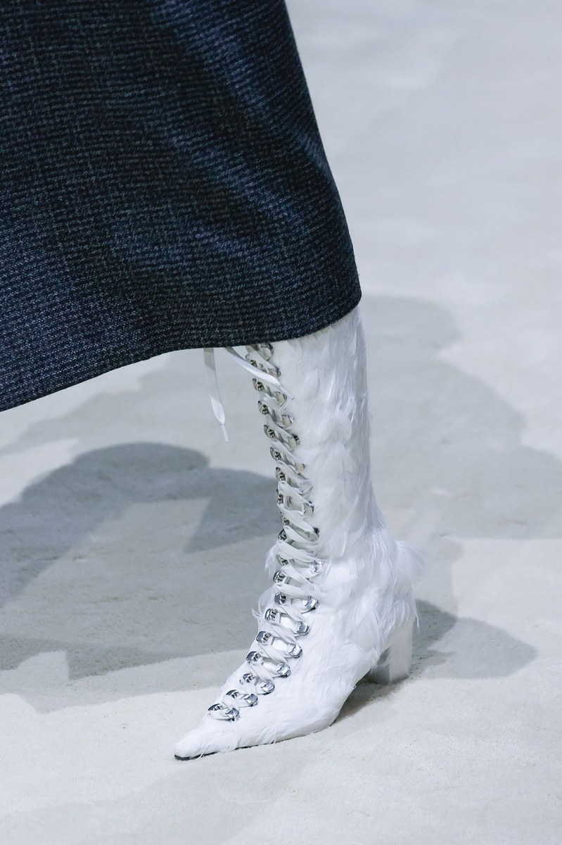 Shoe 13