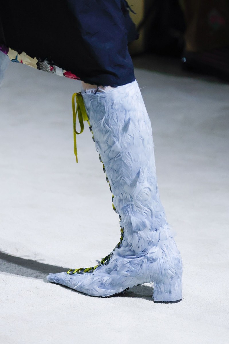 Shoe 18
