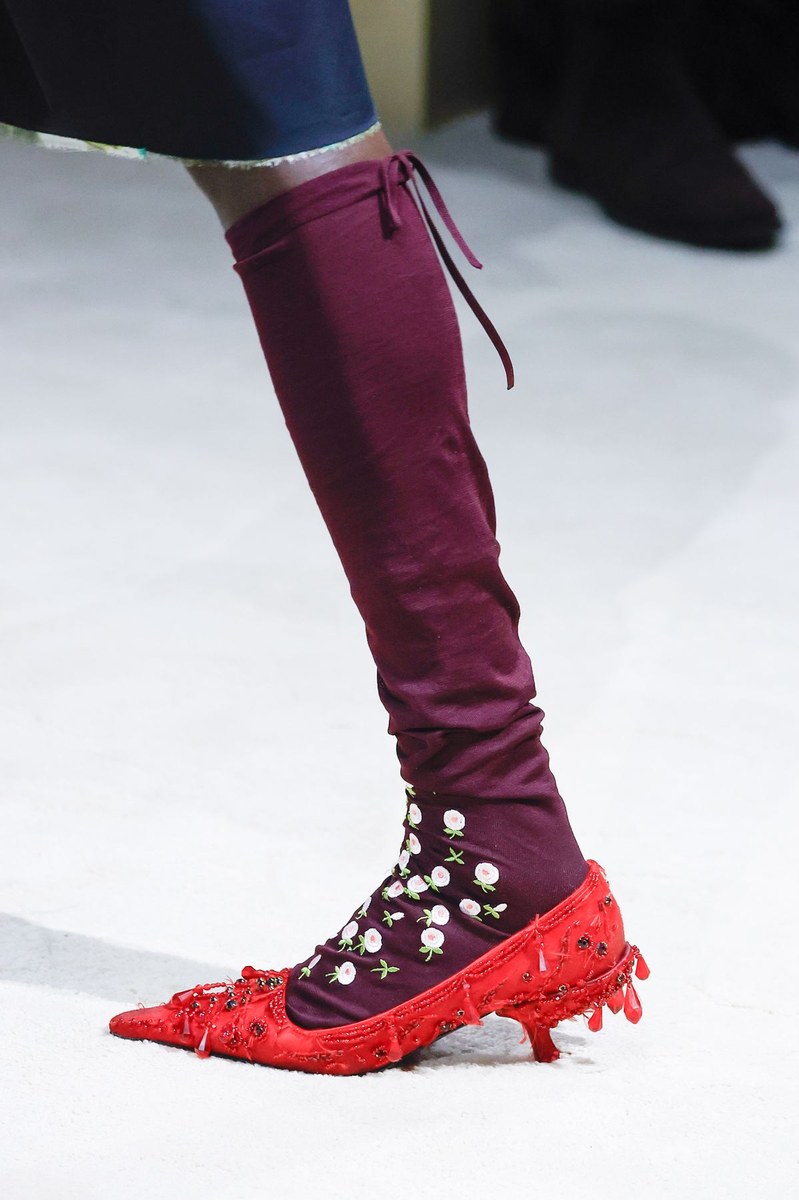 Shoe 24