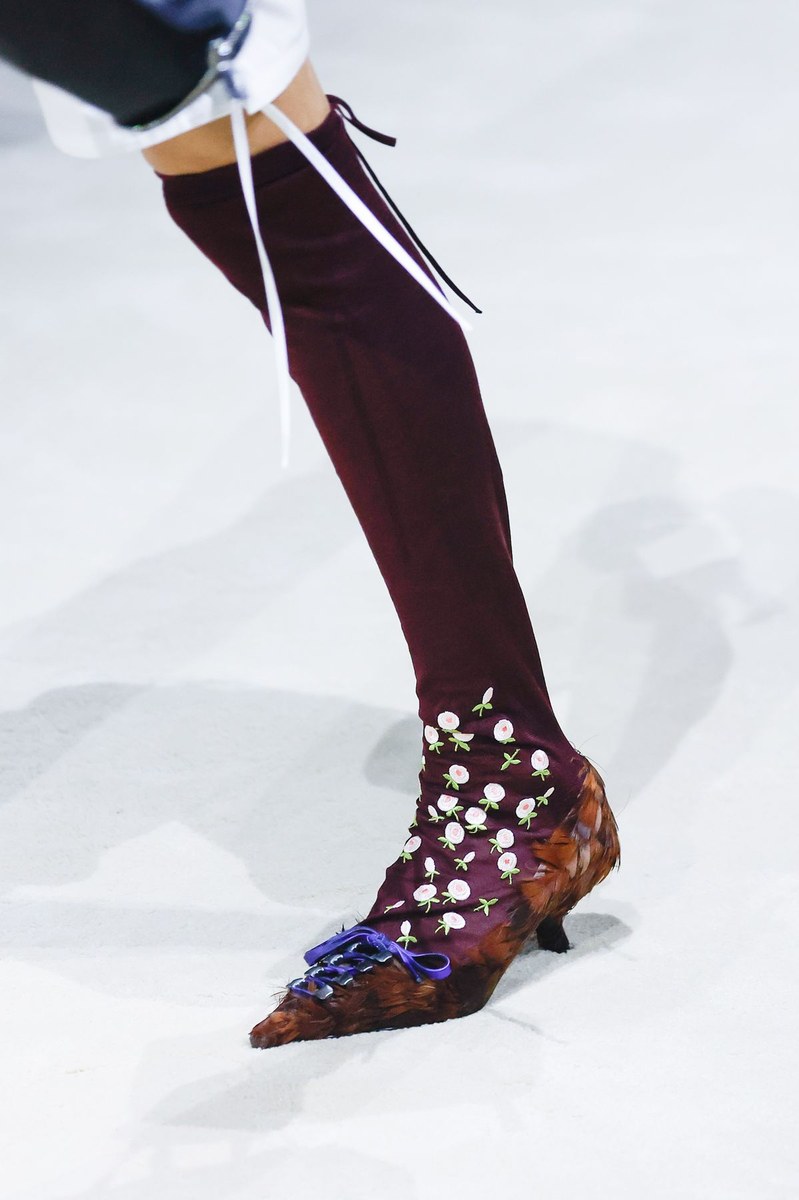 Shoe 27