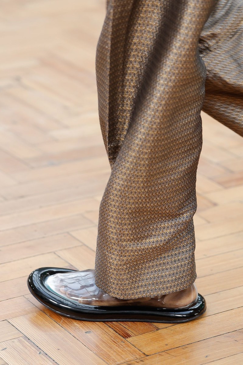 Shoe 10