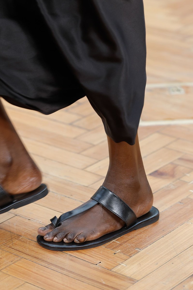 Shoe 11