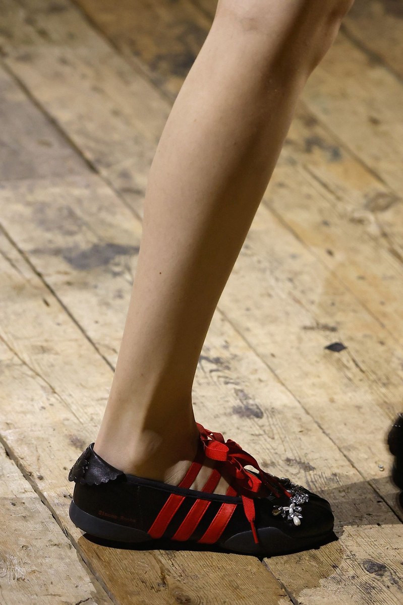 Shoe 10