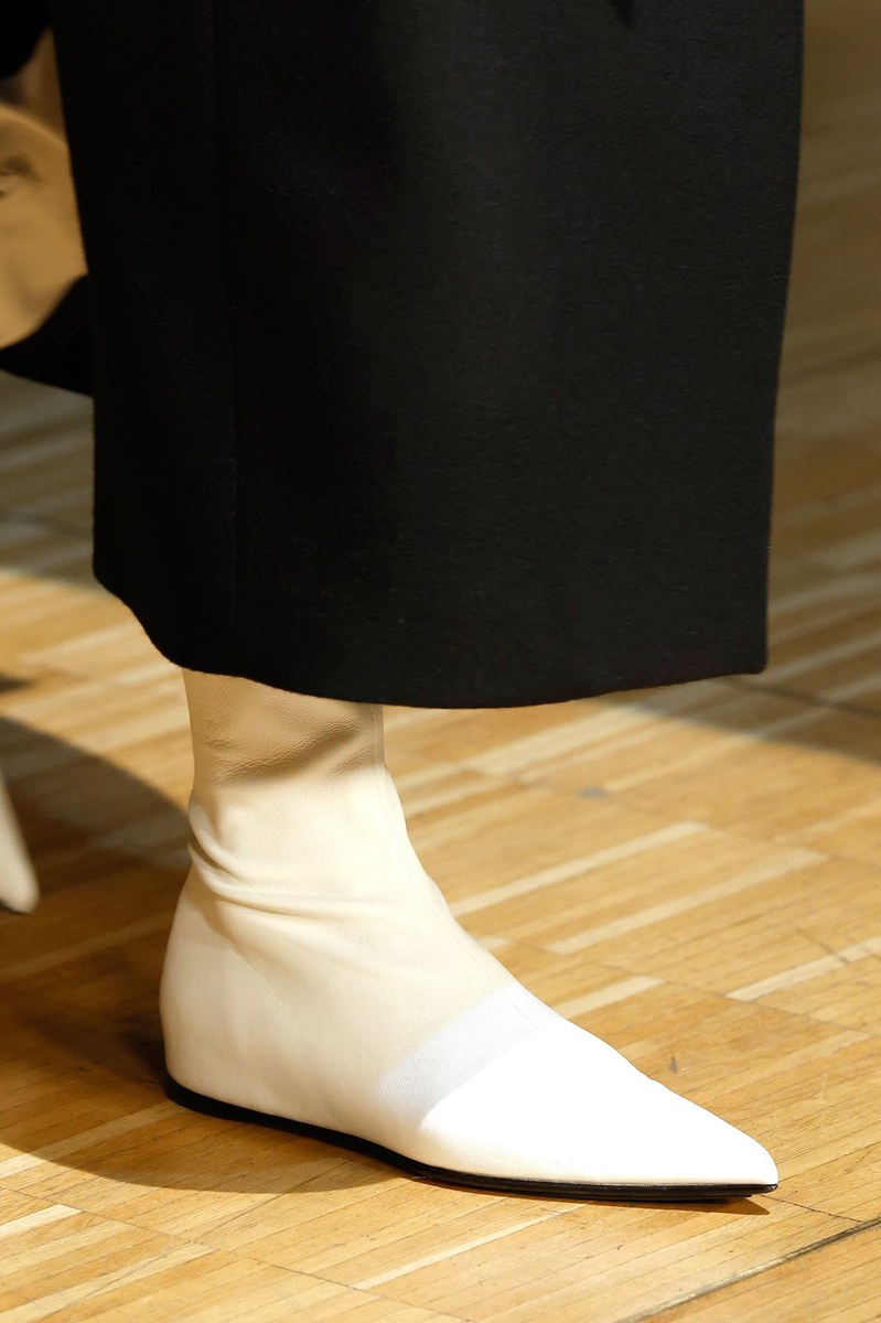 Shoe 13