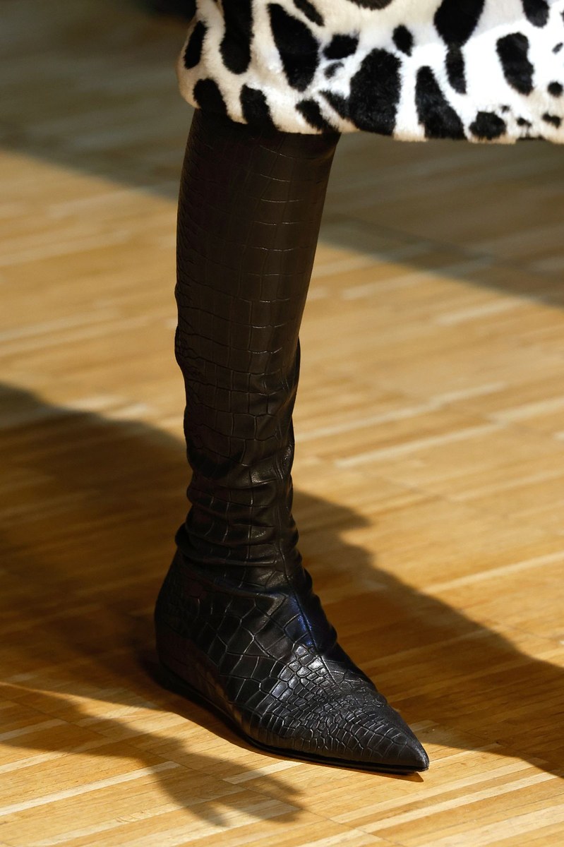 Shoe 14