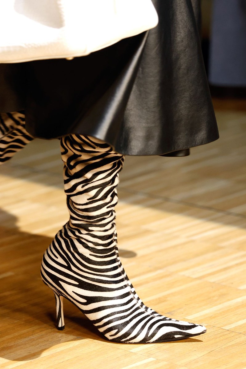 Shoe 17