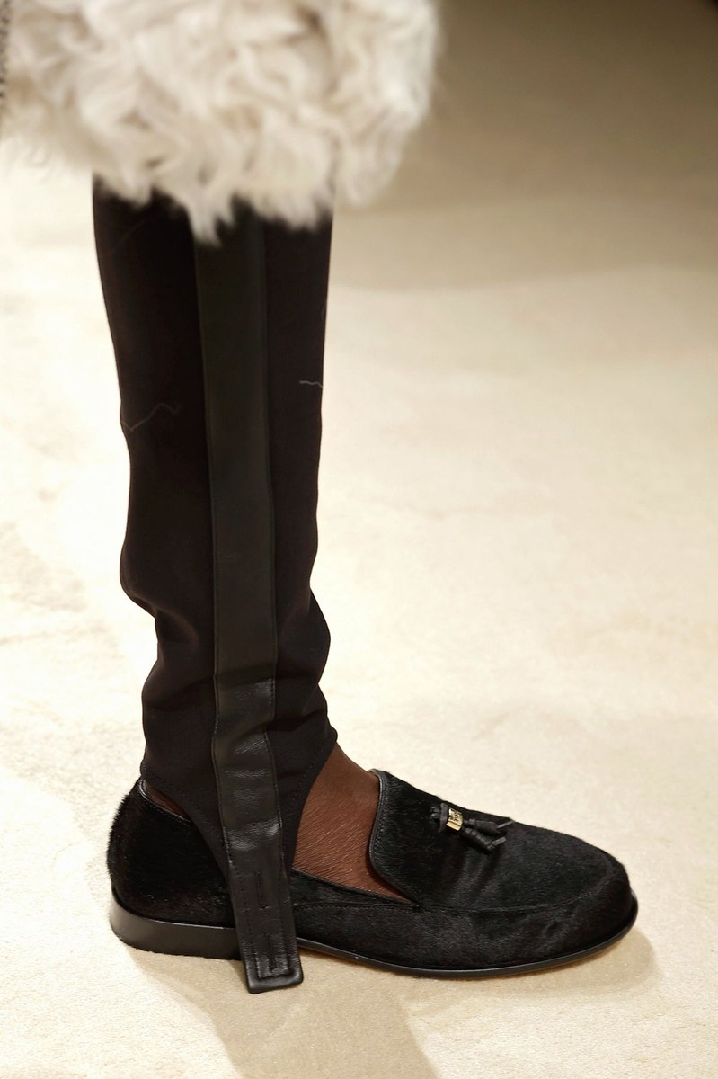 Shoe 14