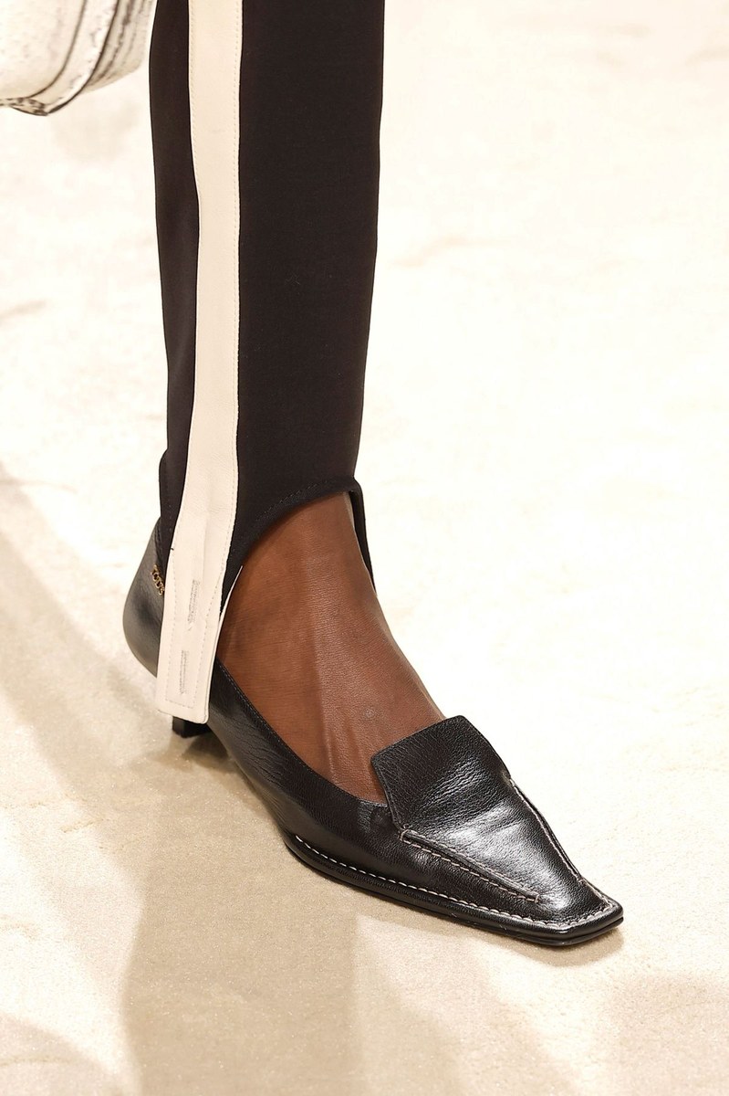 Shoe 15