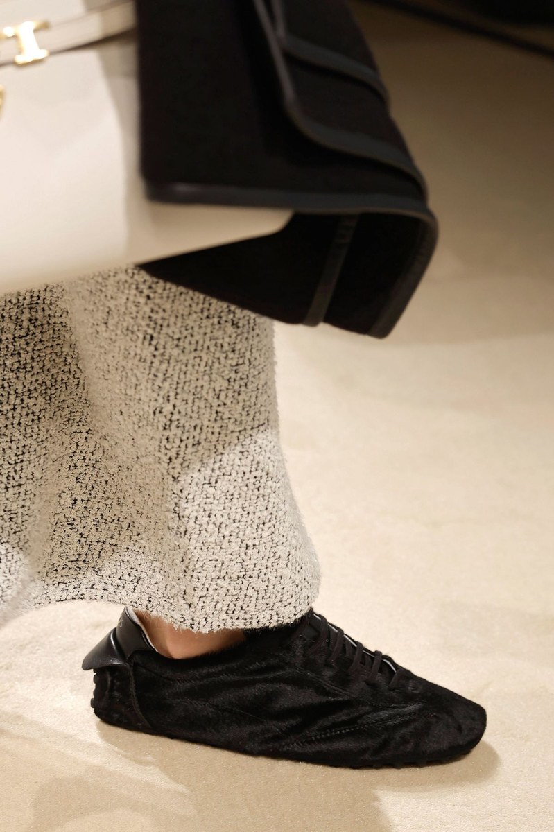 Shoe 17