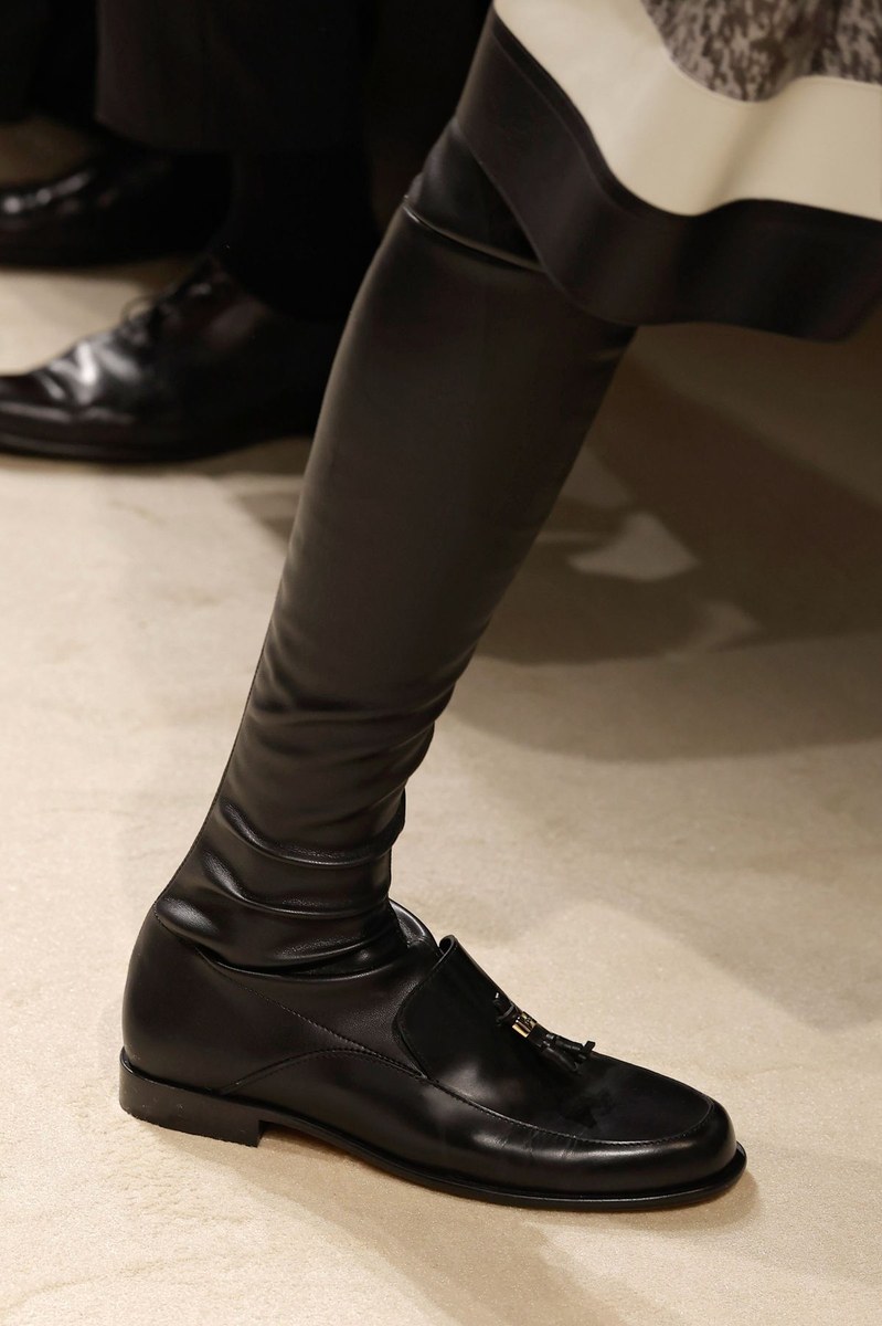 Shoe 24