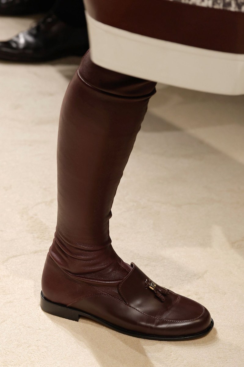 Shoe 26