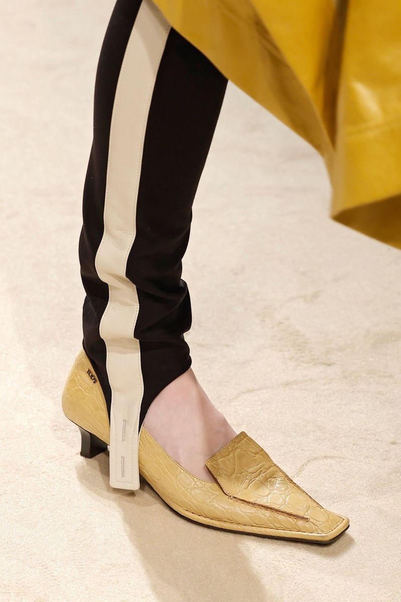 Shoe 30