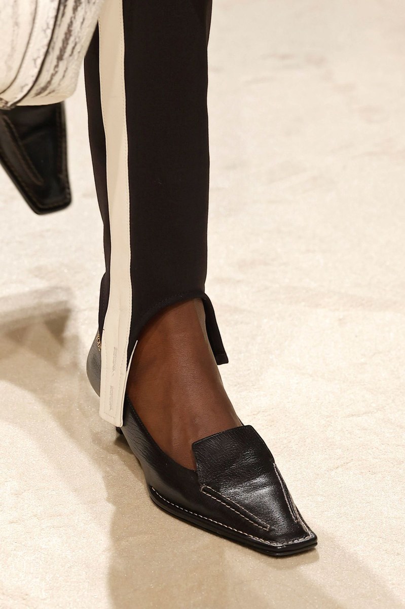 Shoe 34