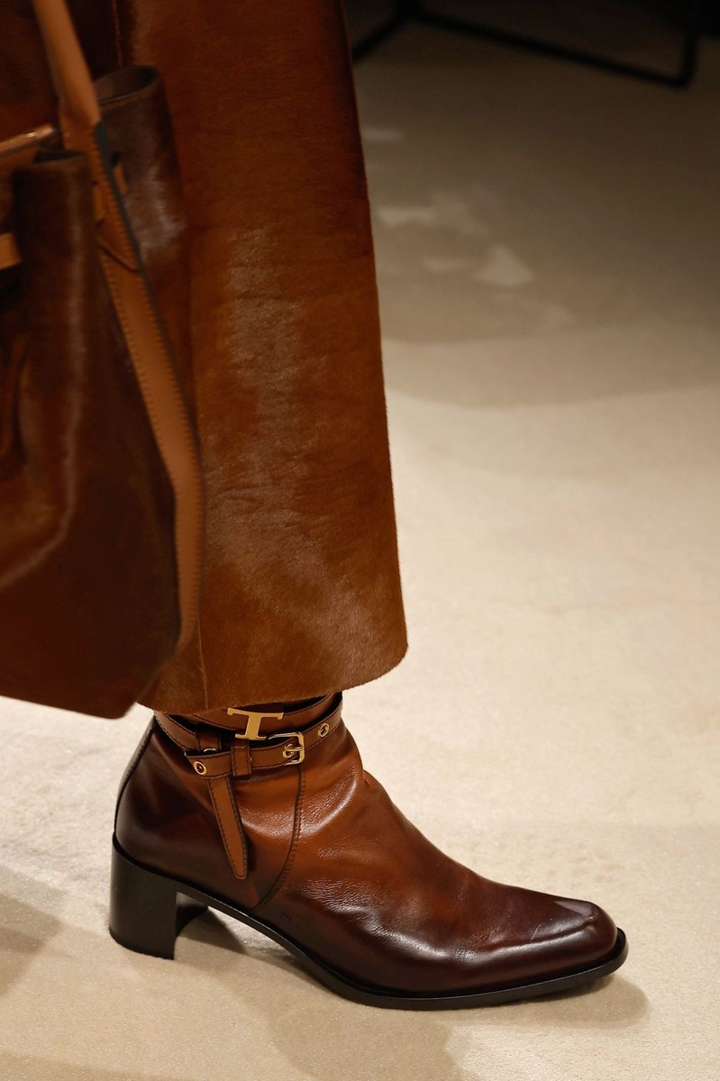Shoe 35