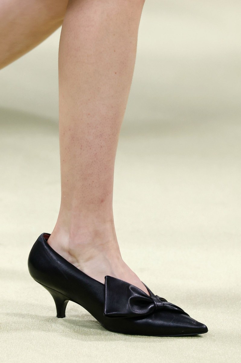 Shoe 10