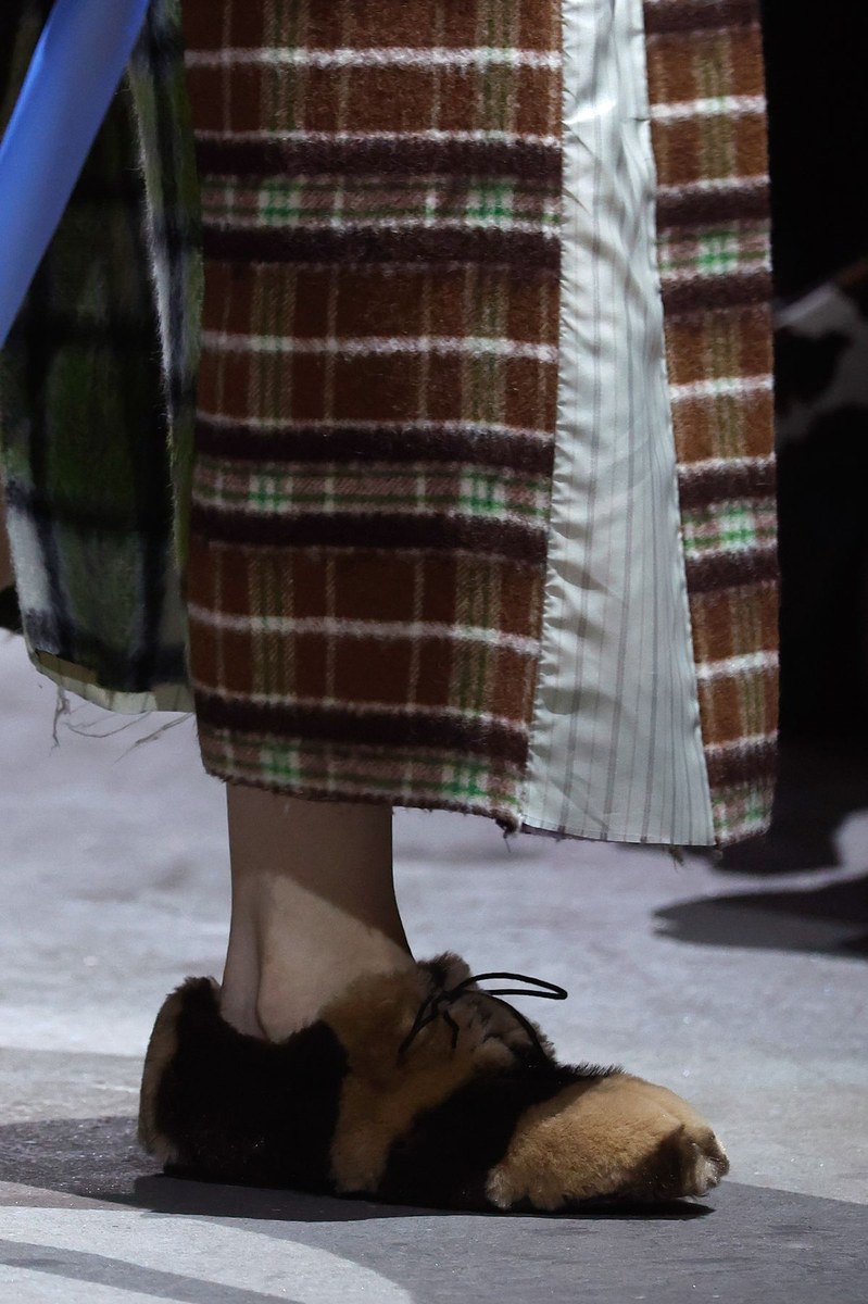 Shoe 19
