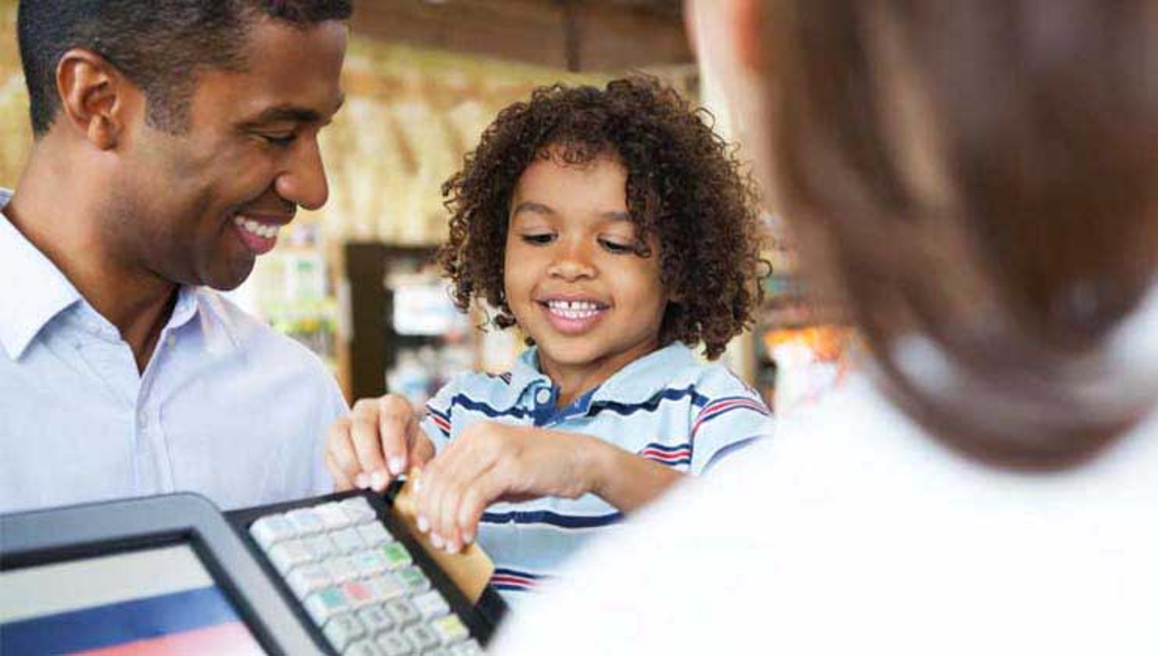 Finanzas para niños: el aprendizaje comienza con el ejemplo de los padres