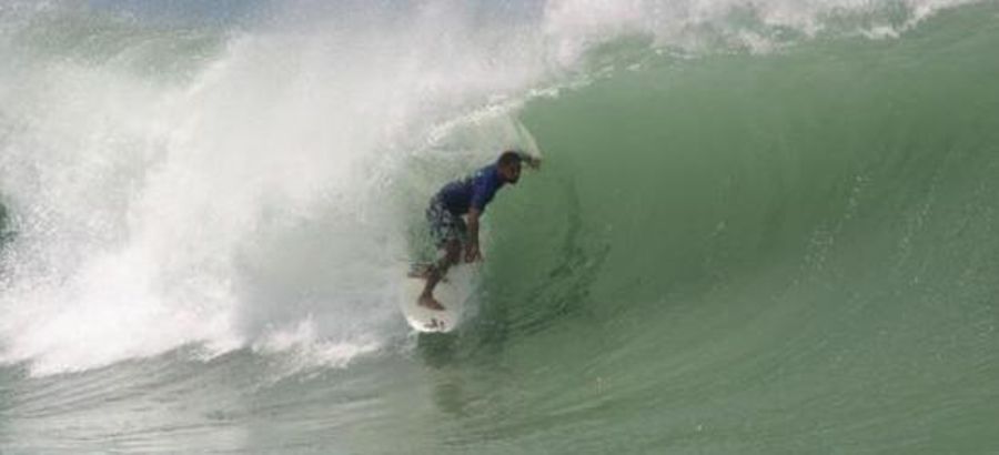 Surfing Ala Moana Bowl BIG Swell