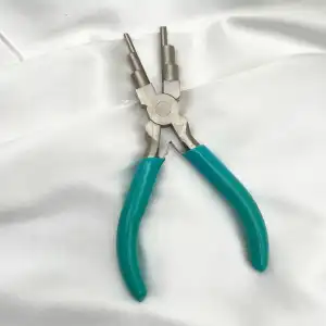 Pince pour Formation d'anneaux de différentes tailles