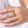 This 14k yellow gold diamond link ring features 0.10 carats of diamonds. - Image 2 of 0