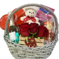 Love and Fresh Roses, Champagne Gift Basket | Delivery