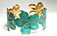 SS-06 G STAINLESS STEEL CUFF BRACELET IN GREEN FLOWER