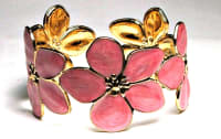 SS-06 P  STAINLESS STEEL CUFF BRACELET IN PINK FLOWER