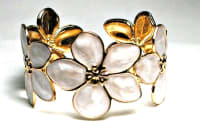 SS-06 W-STAINLESS STEEL CUFF BRACELET IN WHITE  FLOWER