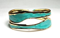 SS-19-G STAINLESS STEEL CUFF BRACELET IN GREEN COLOR
