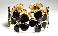 SS-20-B STAINLESS STEEL CUFF BRACELET IN BLACK FLOWER
