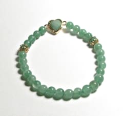 SB6-010 6mm STONE ROUND BEAD BRACELET IN GREEN HEART DESIGN -7 1/2"