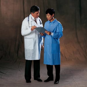 O&M Halyard Inc BasicÂ® Plus Lab Coat
