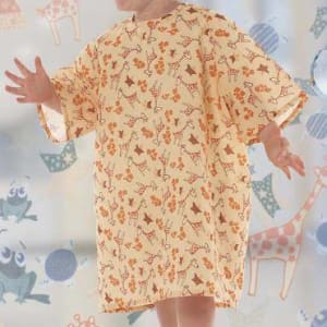 Fashion Seal Uniforms Patient Exam Gown All Stars Small Kid Design (G-Raffe Yellow) Reusable