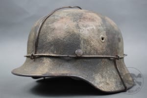 Original German WWII M40 Single Decal Heer Camouflaged Wired Helmet Q66