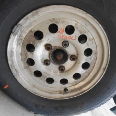 RIM 2000 isuzu  Hombre