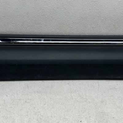 FRONT RIGHT SIDE LOWER DOOR MOLDING TRIM BLACK-2016 Lincoln MKC