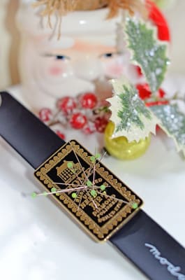 Black & Gold  Wrist Magnetic Bracelet + Little House Pins