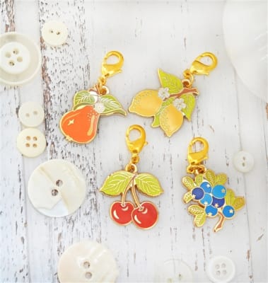 ZIPPER PULL: Set of 4 FRUIT