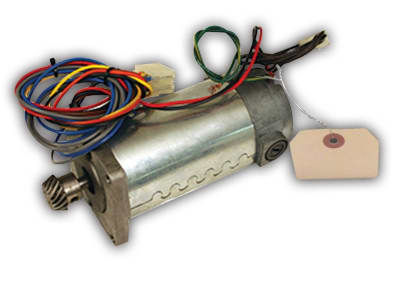KM 3100 ADA Transom Motor and Rev Counter