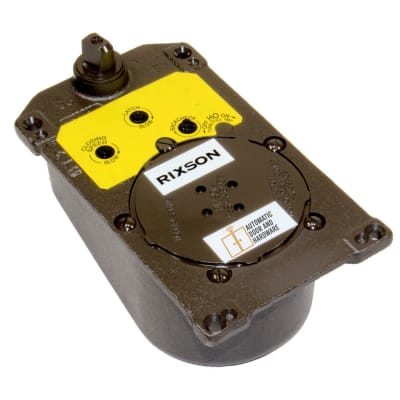 Rixson 28 Right Hand Center Hung Floor Closer With Rectangle Tapered Spindle, Single Acting, 90 Degree Swing, Remanufactured