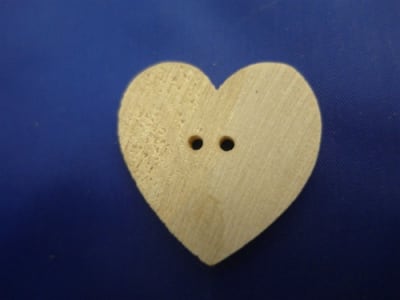 BU-HM CLOTHING BUTTONS MEDIUM HEART 1-1/4" HEIGHT X 1-1/4" WIDTH X 3/16" THICK