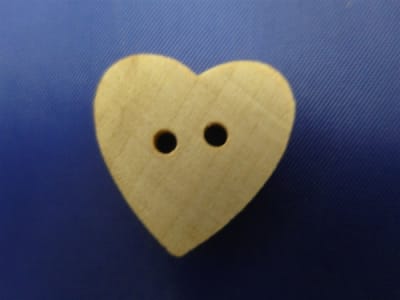 BU-SH CLOTHING BUTTONS SMALL HEART 5/8" HEIGHT X 5/8" WIDE X 3/16" THICK