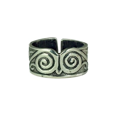 Tabra Band with Embossed Tribal Ring